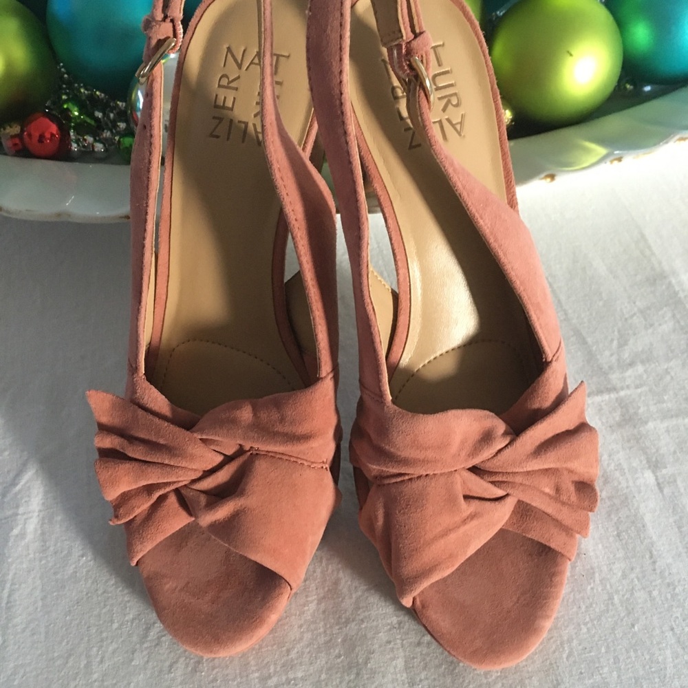 Naturalizer Gorgeous suede heels